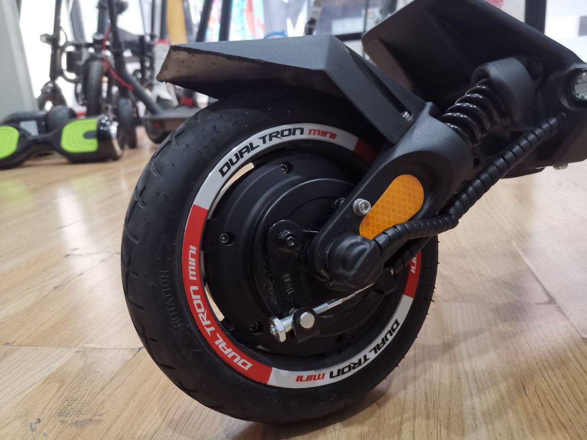 EcowattsS's tweet photo. Aros reflectasteis totalmete personalizados a gusto del cliente, para todos los patines eléctricos!!! solo en Ecowatts https://t.co/30aE0gqDV3