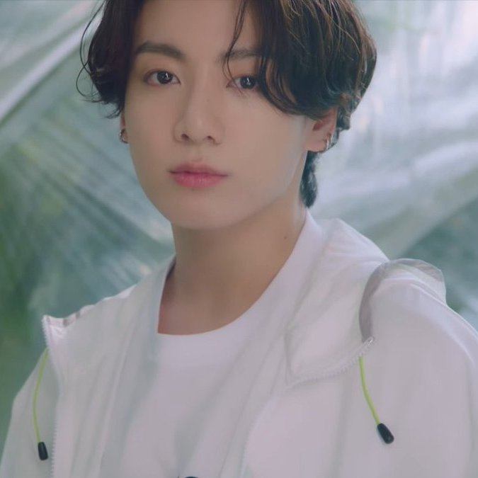 jinkookfolder's tweet photo. prettiest https://t.co/SDyK3O9Nw9