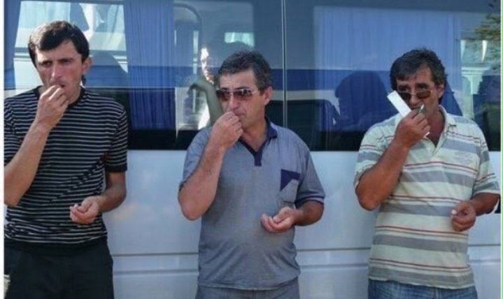 Hayatımın nasıl b*ka gittiğini seyrediyorum...