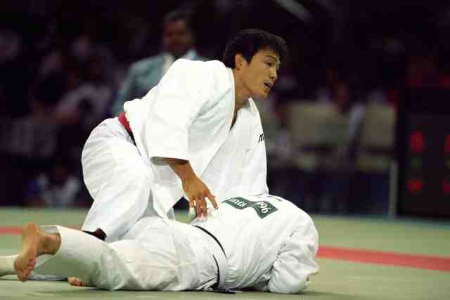 Judo - Disparition - Le judoka Toshihiko Koga, champion olympique en 1992, est mort: Le judoka japonais Toshihiko Koga, champion olympique aux Jeux de Barcelone en 1992 et triple champion du monde, est décédé mercredi à 53 ans. dlvr.it/RwGFst ** martialnet.it