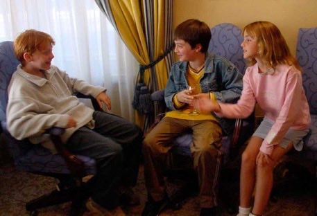 Harry_Potter_TM's tweet photo. El primer día en el que se conocieron, y el último día de rodaje. https://t.co/f7SB3oSh2k