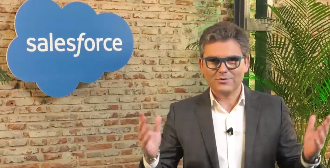 SalesforceES's tweet photo. 🗨 @marcvidal: "El siglo XXI empezó en marzo de 2020. La pandemia fue un detonante que nos ha hecho entender que hay que cambiar, como ocurrió con anteriores revoluciones industriales”
#ServiceEdgeSummit https://t.co/yMqJj0hoSQ