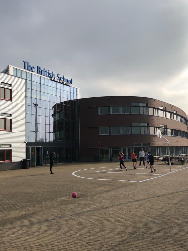 BSN_Sport's tweet photo. It was great to be able to offer the students chance to be involved in CCAs at @BSN_SSV last night. Thanks to our staff for offering adapted opportunities in cricket, running, rugby and basketball on site and calisthenics online as well as hockey at Forescate. https://t.co/Y5mQt2Difa