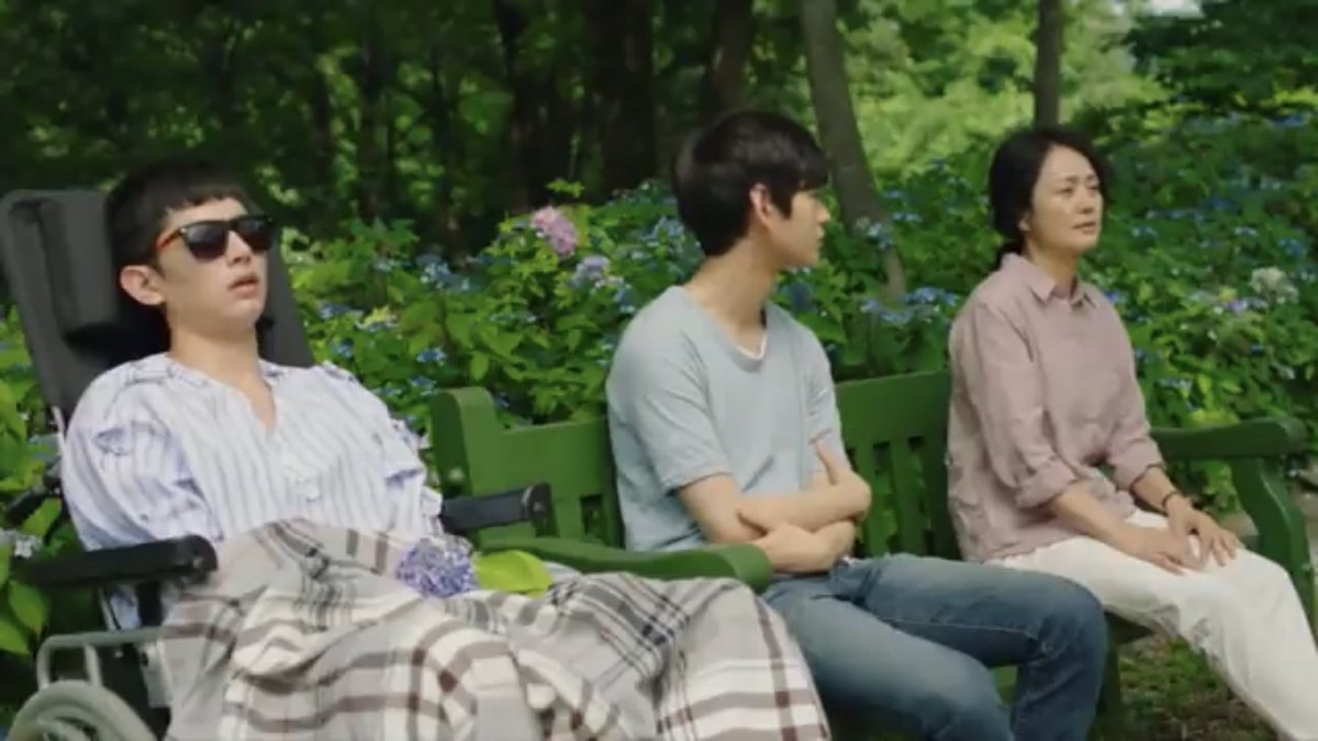 IamPicoy's tweet photo. In Between Seasons from 🇰🇷 is one of those BL films that does not give skinship but provides a solid good story and great performances from the cast. It made me smile, angry, cry, hope, and it made me happy in the end. #InBetweenSeasons https://t.co/CjUqxStKRT