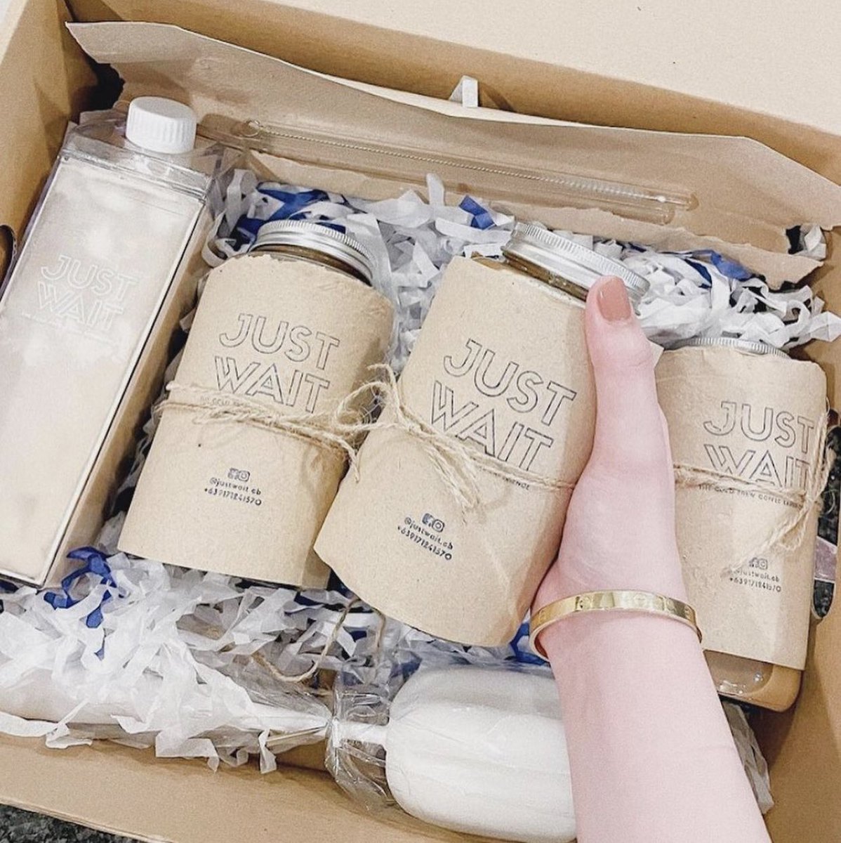 heymanilaPH's tweet photo. Hey Manila! ๐ต๐ญโ๏ธ๐ฅค Thereโs a good brew in waiting by @justwait.CB cold brew. Steeped 24 hours & full social responsibility. #manila #coldbrewph #kape #coffeeph #heymanilafood #heymanila https://t.co/sxNIp48ZE5