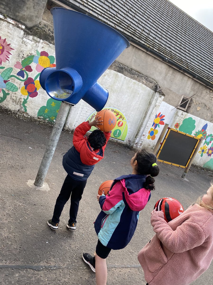 lornestreetpe's tweet photo. Primary 1 using mime to share their ideas of how to keep clean then playing shooting some hoops in PE ⁦@P1bLorneSt⁩ ⁦@JigsawPSHE⁩ https://t.co/72oziOzrqF