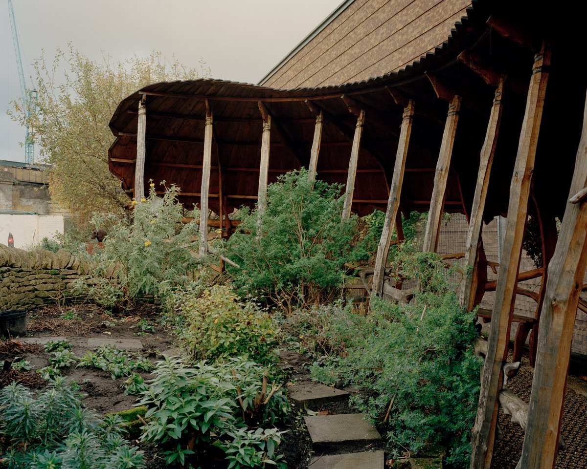 INGmedia's tweet photo. The future of #Southwark’s hidden historic Crossbones burial ground and memorial garden has been secured through a package of support from @uandiplc and @TfL, as part of plans to develop a mixed-use scheme designed by @alliesmorrison.

@BBCLondonNews

https://t.co/EmmUvNs6dj https://t.co/fJjo4nuFHl