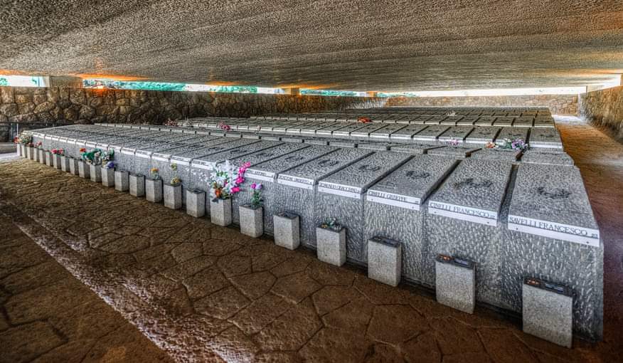 24 marzo 1944, 77 anni oggi.

Ricordiamo, oggi ancora di più, le 335 vittime massacrate alle #FosseArdeatine, i 77 ebrei tra di esse, il quattordicenne che perse la vita con un colpo di pistola alla nuca.