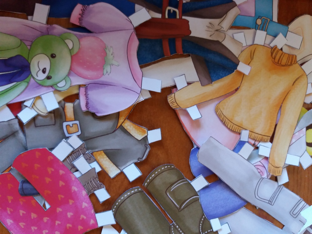 koalaediciones's tweet photo. Título: Anabel Recortables. Un libro de muñecas recortables como las de antes. Una muñeca y más de 30 vestidos y complementos para recortar con tijeras y jugar.
PVP: 4,50€
#recortables #dressingdolls #vestidosdepapel #juegosdepapel https://t.co/sPwN1d1Jgx