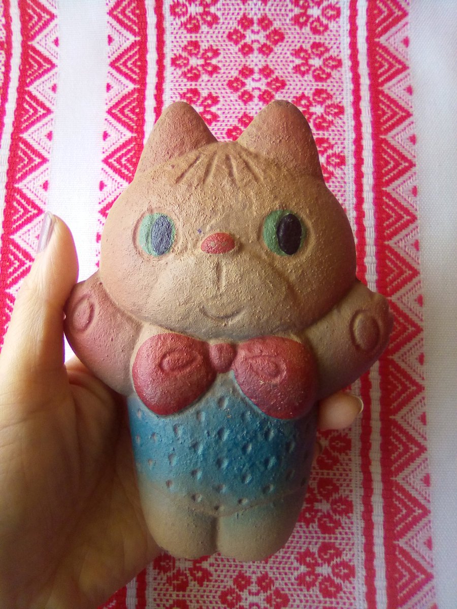 ウクライナからsachialeライフ ソ連雑貨や料理などご紹介 ウクライナ 古い人形 ソ連製猫グッズ 想像してたよりかわいい ザラついた質感とベイクドされたみたいな色味が素朴感増し いいですねぇ