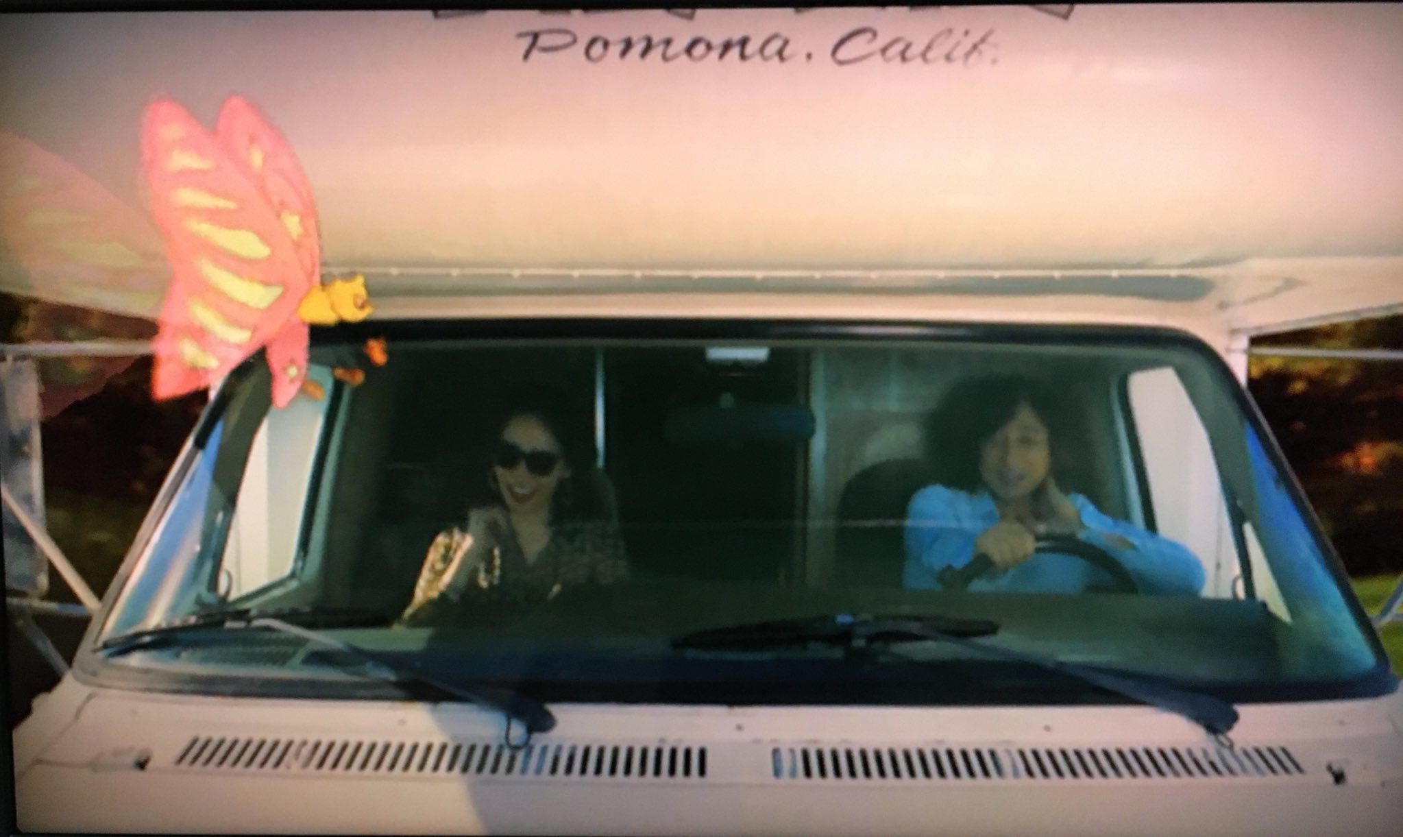 ひろっぺ 絶対動いてない車で演技するベンジーww有名なブルーに塗ったtvも登場 Notreadylove 浅井健一 T Co Mitw7zasne Twitter