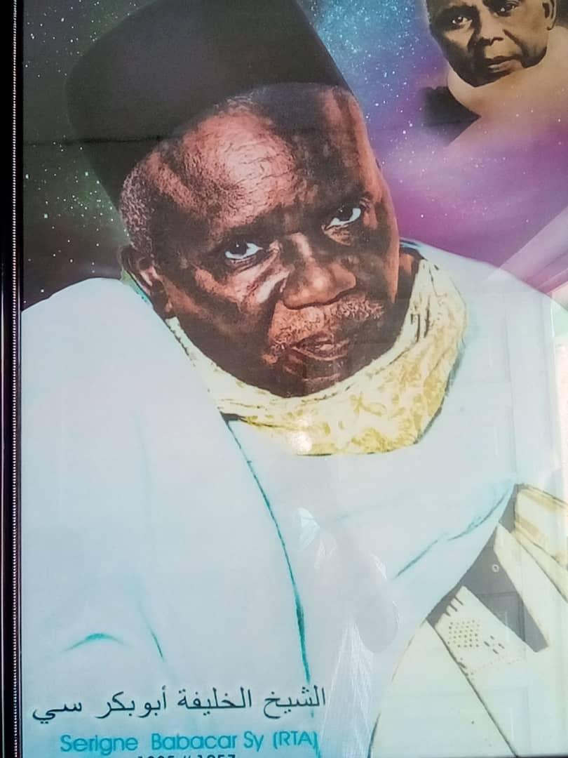 Alalou_CTidiane's tweet image. Nagn deim Ziaré Mbaye
Moy docteur tarikha bé bari fay tank ayou feu
Mbaye minti bi makhnaaa 

Khalifa di lampi ngone 
Lo bagn bagn mou tim leu
Tei leral leu