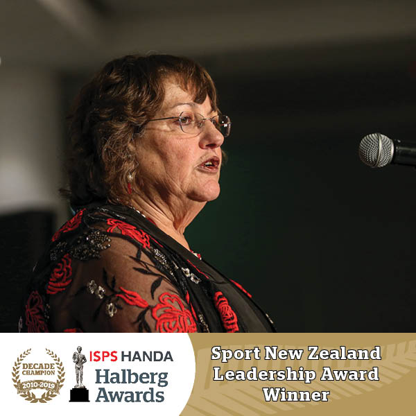 Halberg_FDN's tweet photo. WINNER of the @SportNZ Leadership Award, Johanna Wood. Congratulations Johanna! 
#ISPSHandaHalbergAwards #DecadeChampion https://t.co/xB3WWKg6Ug
