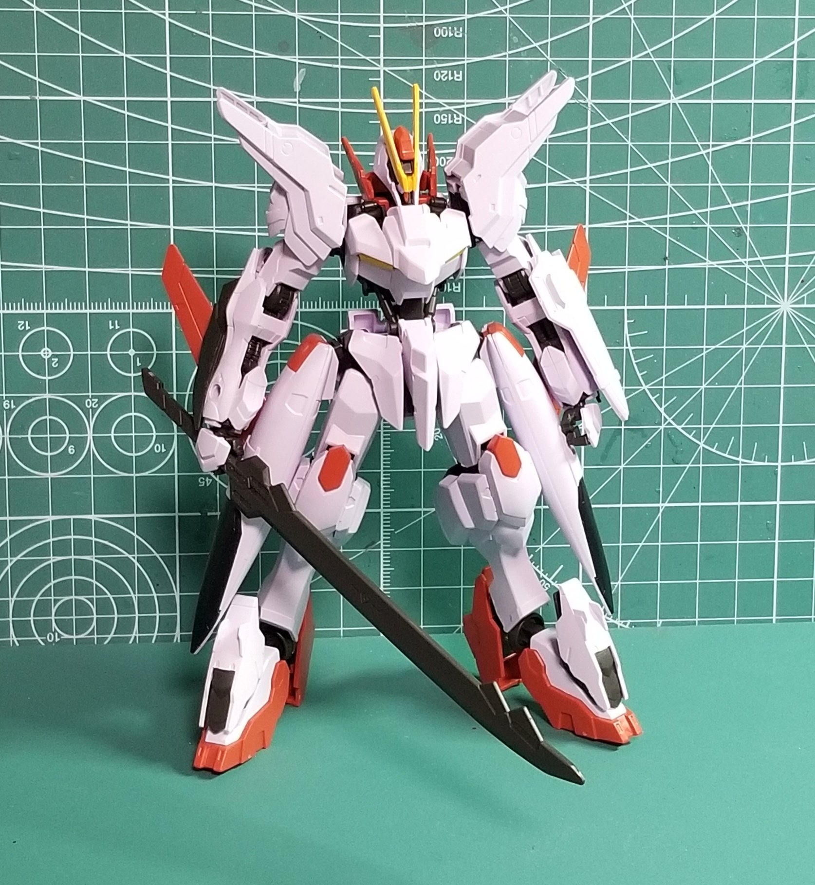 新商品紹介】HG 1/144 シュヴァルベカスタム(シクラーゼ機