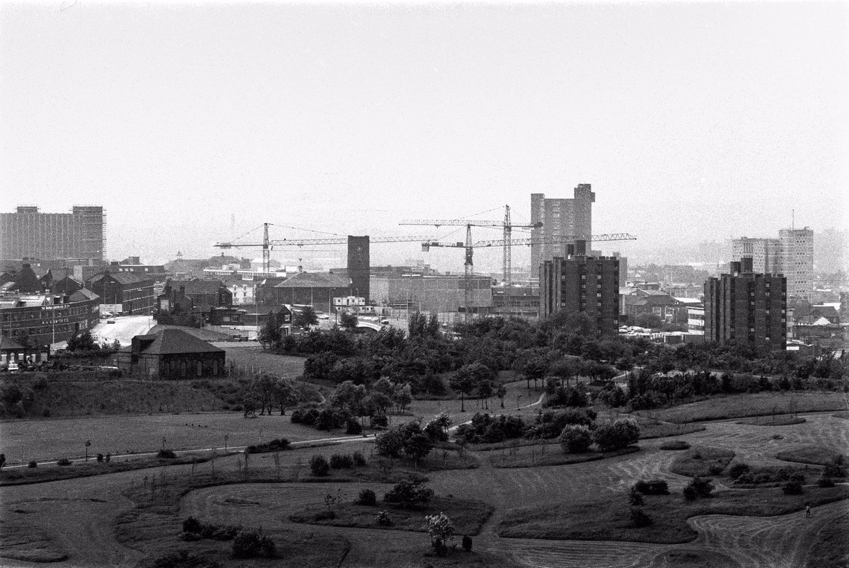 @KenZeroHarm @stephenhenshal1 @PM1520 That sounds about right Ken, P1 has a high vantage point. This pic I took in the 80’s of Hanley shopping centre being built, from the hill in central forest park. Maybe if my camera had been turned 90 degrees I might have had the same view. They are lovely pictures....