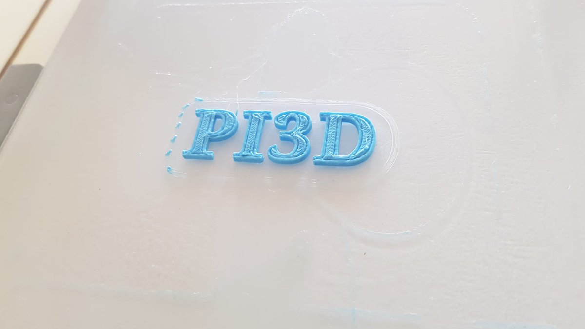Este es el resultado de las letras impresas en 3D. Esperamos que os guste. 😁✨💡
