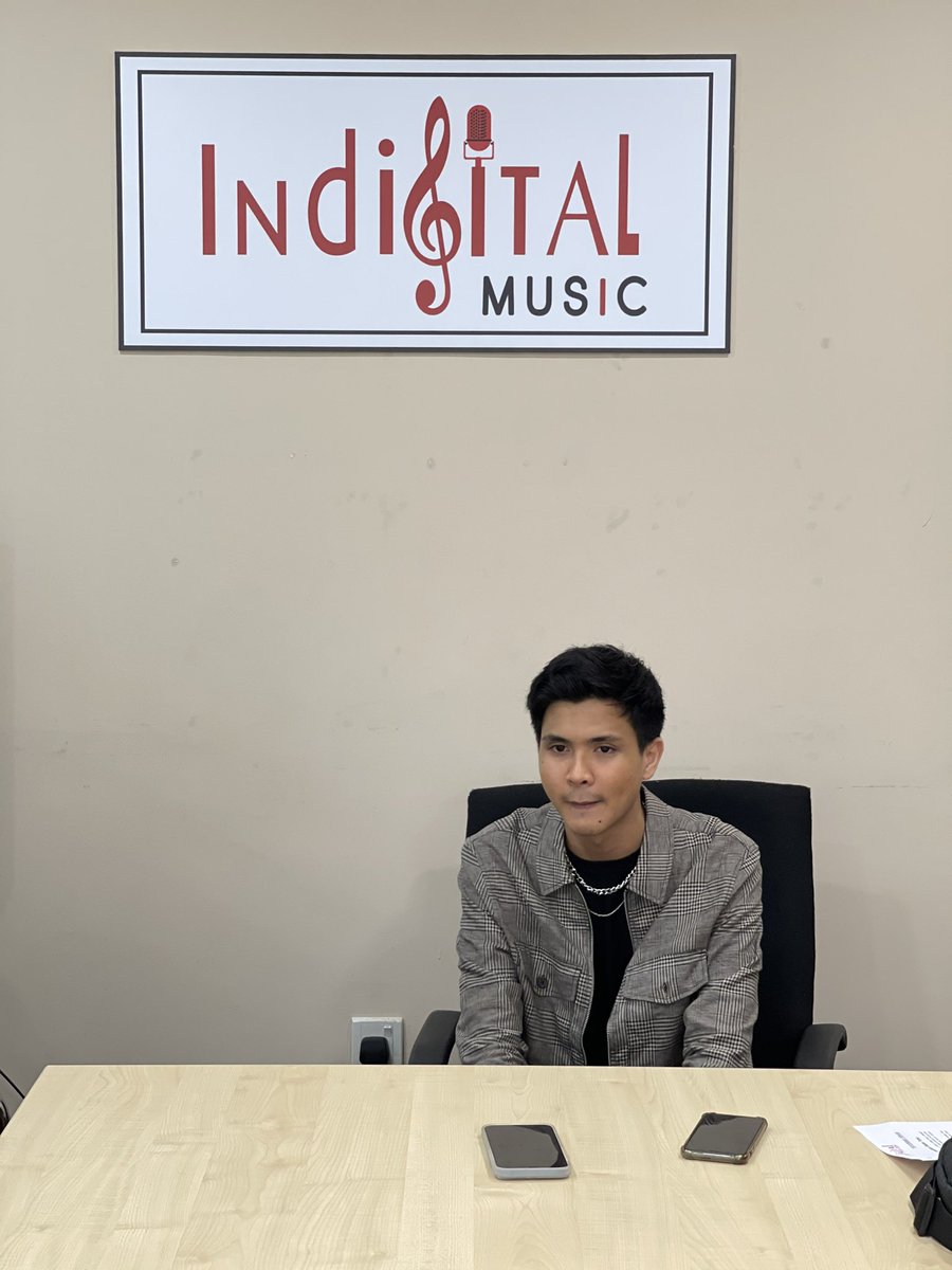 IndigitalMusic's tweet photo. Terima kasih buat semua rakan media yang hadir ke sidang media bersama @killadriz.

Jangan lupa guys strim lagu SIAPA TAHU disemua platform digital atau boleh tonton di YouTube Indigital Music.

#siapatahu
#killadriz 
#indigitalmusic https://t.co/9lEmmLWCsY