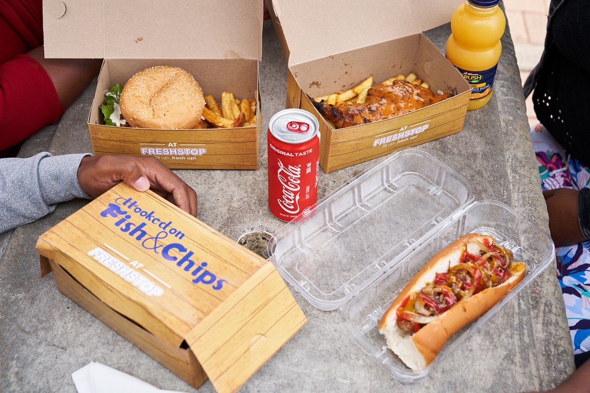 FreshstopSA's tweet photo. All you need is love, but sometimes a lunch break works wonders.
Especially if it looks this good π
#FreshStop #FillUpFreshUp #LunchTime #GrillToGo #CrispyChicken #HookedOnFish&Chips https://t.co/hrTRTuOUSg