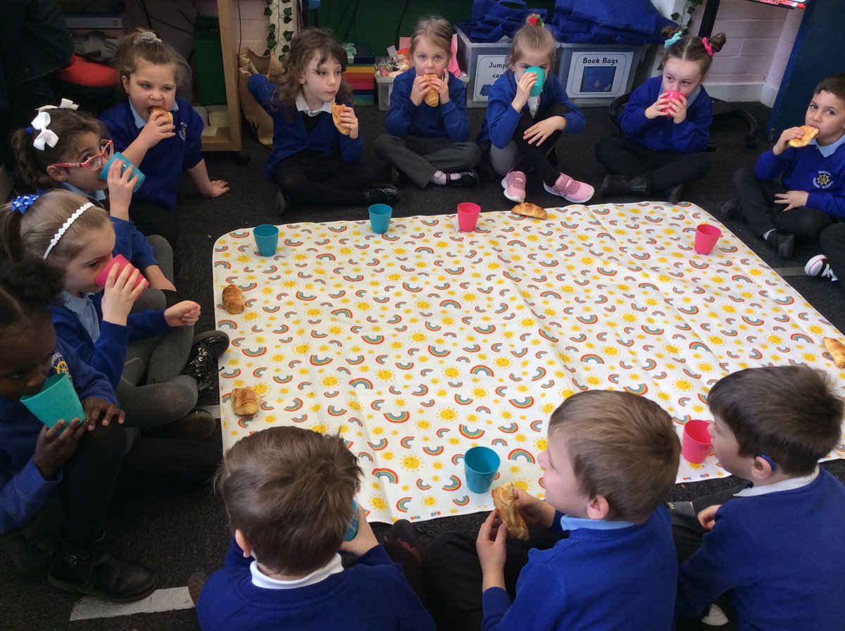 Wheeler_PS's tweet photo. The Green Base children are enjoying their croissants this morning for snack. #greenbase #wheelereyfs #hcatschool https://t.co/ASvHeNdTfB