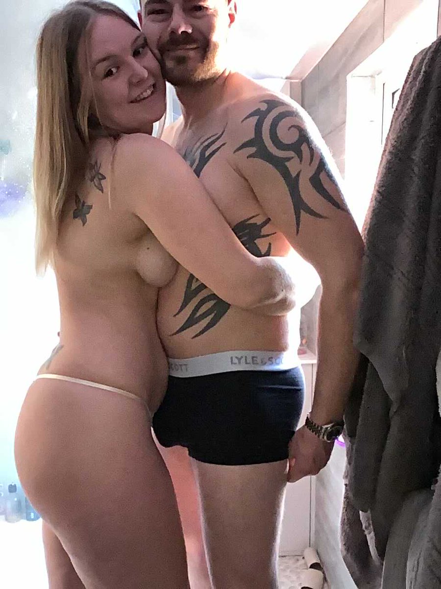 CoupleNaughty2's tweet photo. Happy Humpday everyone 😈 #WednesdayMotivation #HappyHumpDay #couplemoments https://t.co/ObJ9fRZCSL