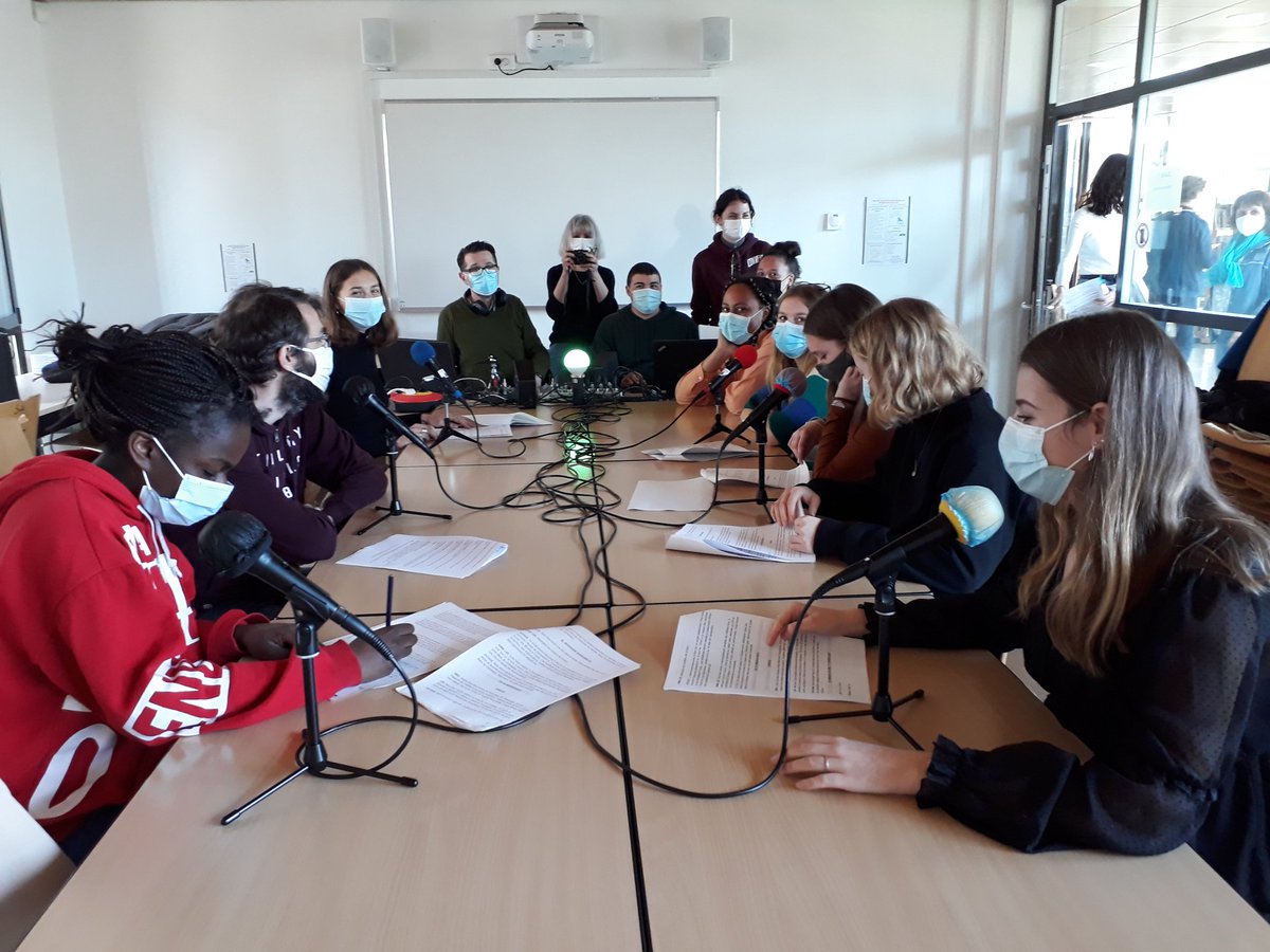 Marie2Champagne's tweet photo. Semaine des médias.  La webradio  du lycée  Marie de Champagne https://t.co/m4VdxeeGvt