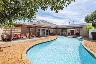 Is South Africa utilising green banks, green financing and green building standards to build affordable housing to our best advantage? 

Read more in: Is sustainability finally becoming more mainstream? - eProperty News bit.ly/2NLwbWP 
<a href="/ePropertyNews/">eProperty News SA</a>