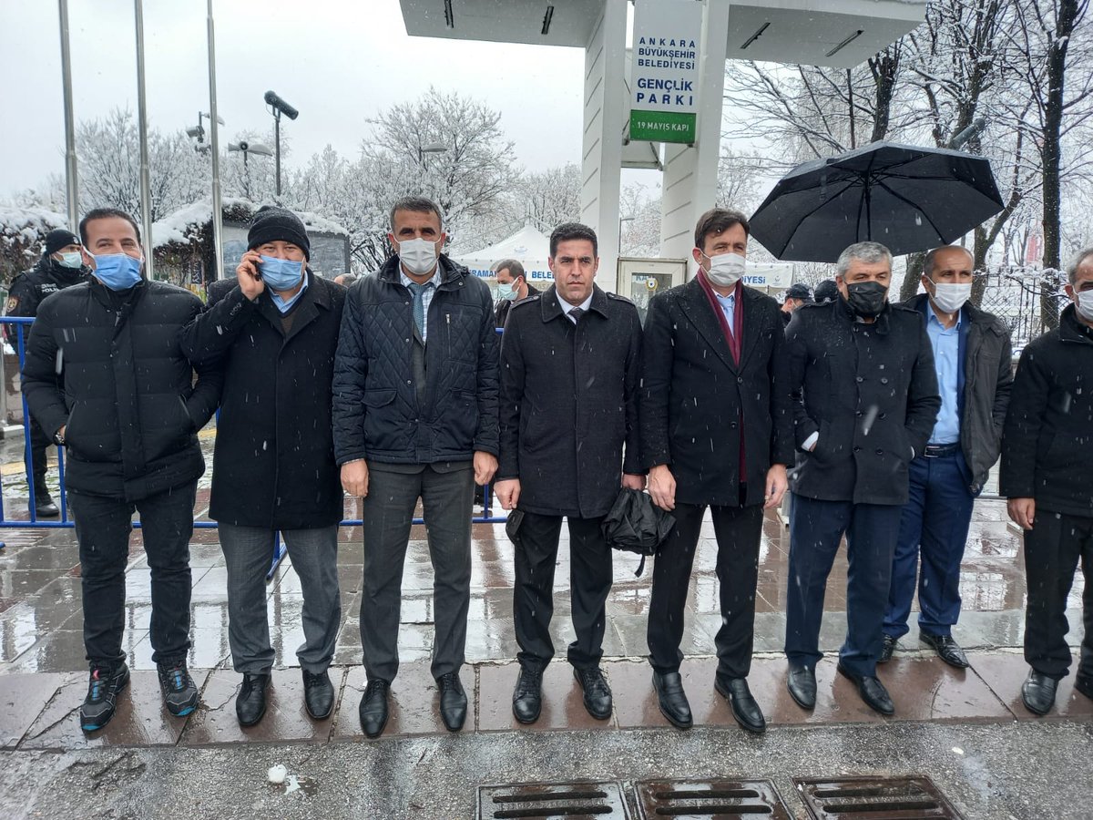 AkSincik's tweet photo. Cumhurbaskanimiz ve genel başkanımız Sayın Recep Tayyip Erdogan'in önderliğinde 2023 hedeflerimizi yeni bir başlangıç haline dönüştürecek, 21'inci yüzyılı ve ötesini kusatacak büyük, güçlü Türkiye'yi inşa ediyoruz. Sayin Cumhurbaskanimizin teşrifleriyle 7.Olağan kongremzi yaptık https://t.co/I55QxKUYyY
