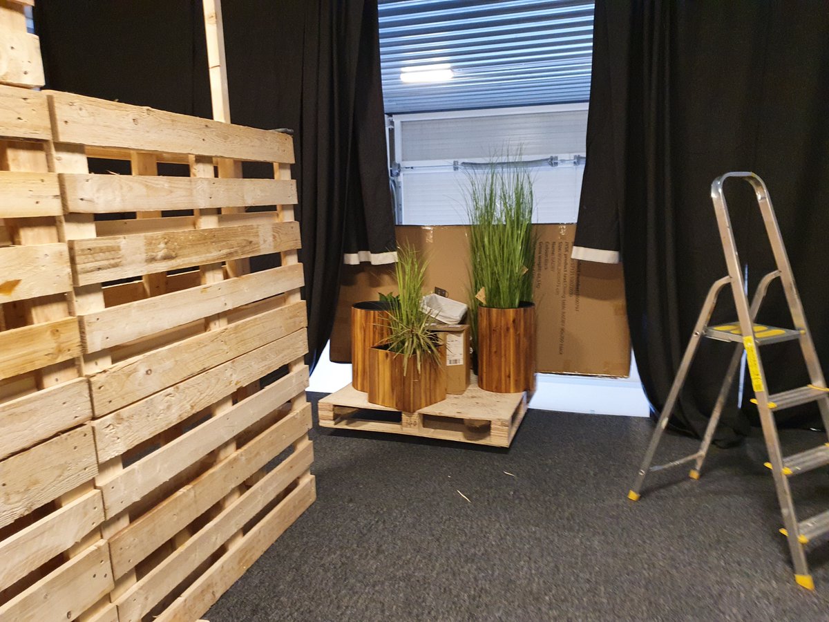 Skridr's tweet photo. Sneakpeak #4 Vi nærmer oss! #avso #showroom #legamaster #newline #vivitek #catchbox #fsr #manico https://t.co/sWVAFYXNRU