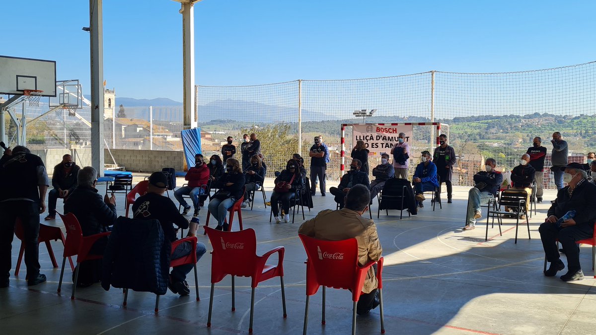 FICCOOCat's tweet photo. Reunió dels comitès d'empresa de les 3 plantes de Bosch per analitzar la situació de la multinacional i traslladar el suporta a la plantilla de Lliçà contra el tancament 
#BoschNoEsTanca https://t.co/IwR0F1IiBf
