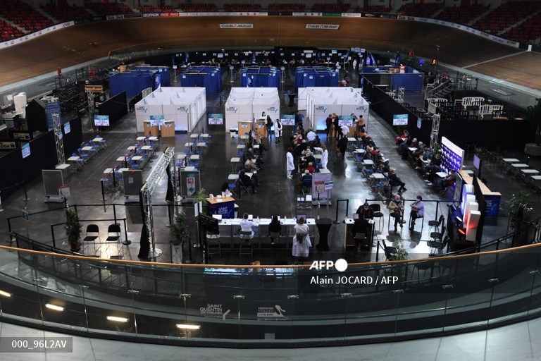 AFPphoto's tweet image. #France - A velodrome is used as a Covid-19 vaccination centre.
📸 @alainjocard #AFP