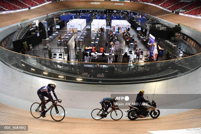 AFPphoto's tweet image. #France - A velodrome is used as a Covid-19 vaccination centre.
📸 @alainjocard #AFP