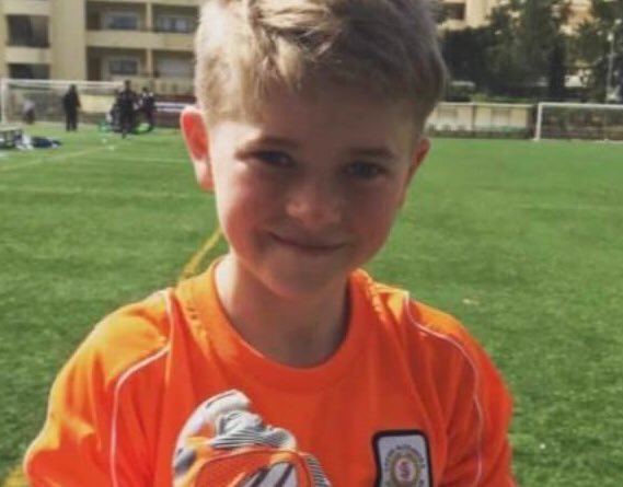 crewealexfc's tweet photo. Ashton is now in recovery after undergoing a successful operation.

He woke up &amp; said “Mum, I’m finally an amputee” and gave her a fist pump 🤛

This kid is absolutely inspirational. #crewealex @hulme_vicky https://t.co/7NVbVmjLiP