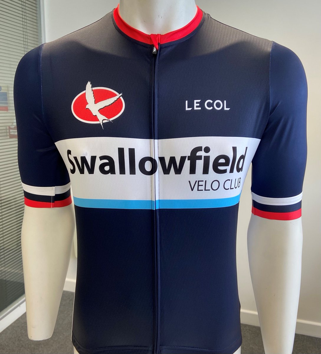 Gavin_W_Custom's tweet photo. Kit Drop!
Delighted to announce and welcome our latest Club to the Le Col Custom family Swallowfield Velo - New kit - here's their ELITE SS Jersey #RideFasterRideFurther
#LeColCustom @LeColUK https://t.co/FuzyZfrmGF