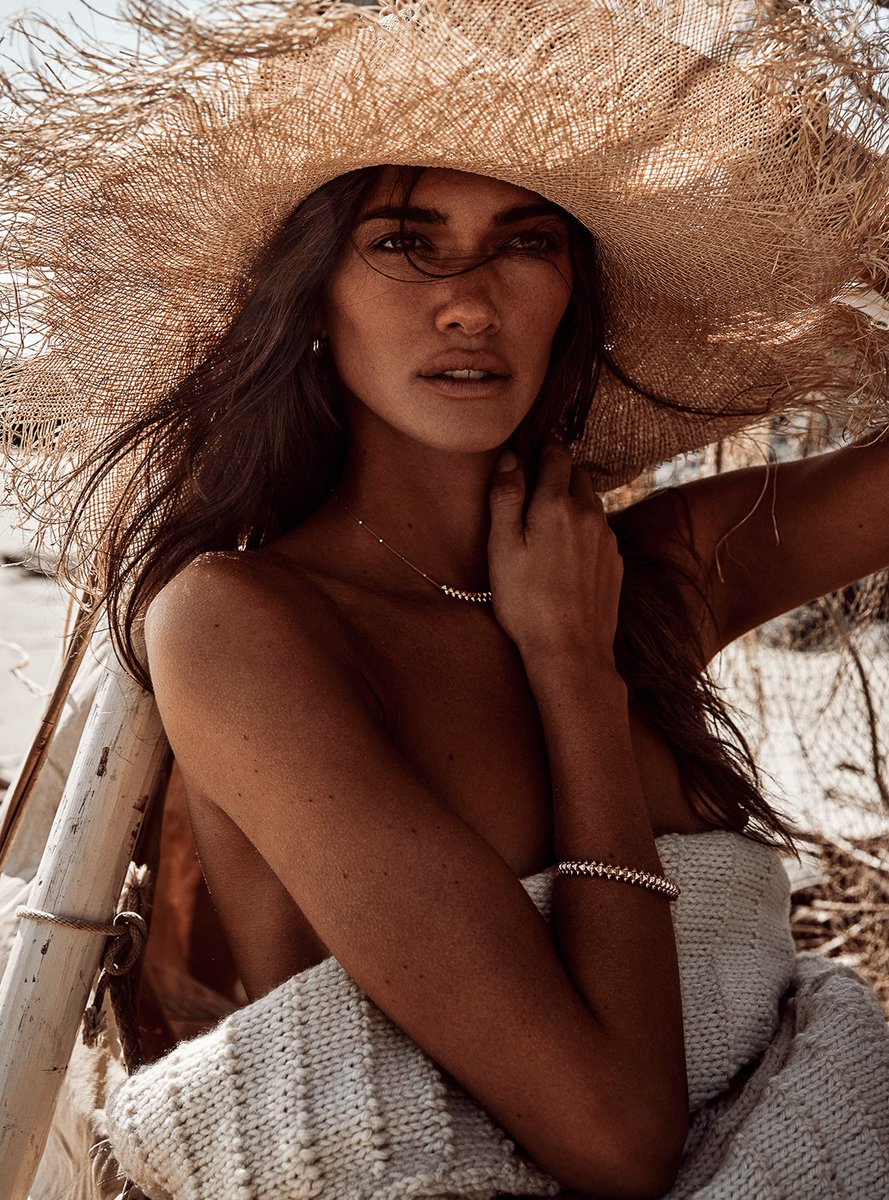 pixts's tweet photo. sofia reynal for grazia magazine ⋅ ph. steven chee https://t.co/ktaQacqHQV