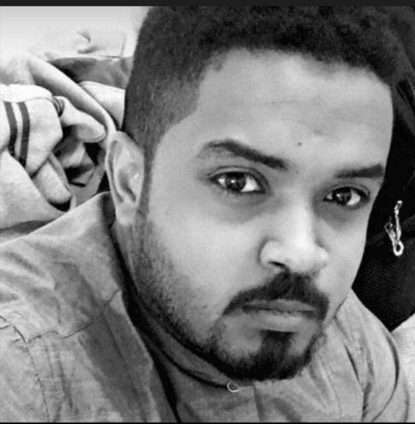 adel_busaiba's tweet photo. "العمل الخيري في البحرین
يفقد أحد شبابه"

توفي البارحة أخونا عمر محمد الحسين السوداني.
ساهم متطوعا مع جمعية التربية الإسلامية لسنوات في تصمیم الإصدارات الخاصة بالمشاربع
الخيرية وكان يرفض المكافأة ويقول:
"خليها لله"
نسأل الله أن يرحمه ويغفر له.
(الصلاة اليوم 4 عصرا بمقبرة
المحرق) https://t.co/X2joB6QaMA