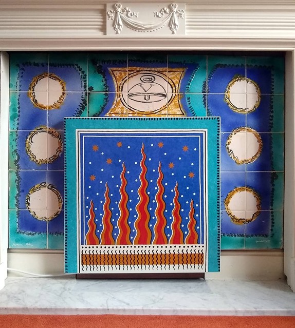 CressidaBell's tweet photo. The infrared fire I designed to go with my father's tiles has been delivered and I have installed it. I'm so pleased with the result - it's amazing that it's actually a heater !
#bespokeprinting #warm4less #quentinbell #cressidabelldesigns #handpainted #handmade https://t.co/a7od7Q7JNd