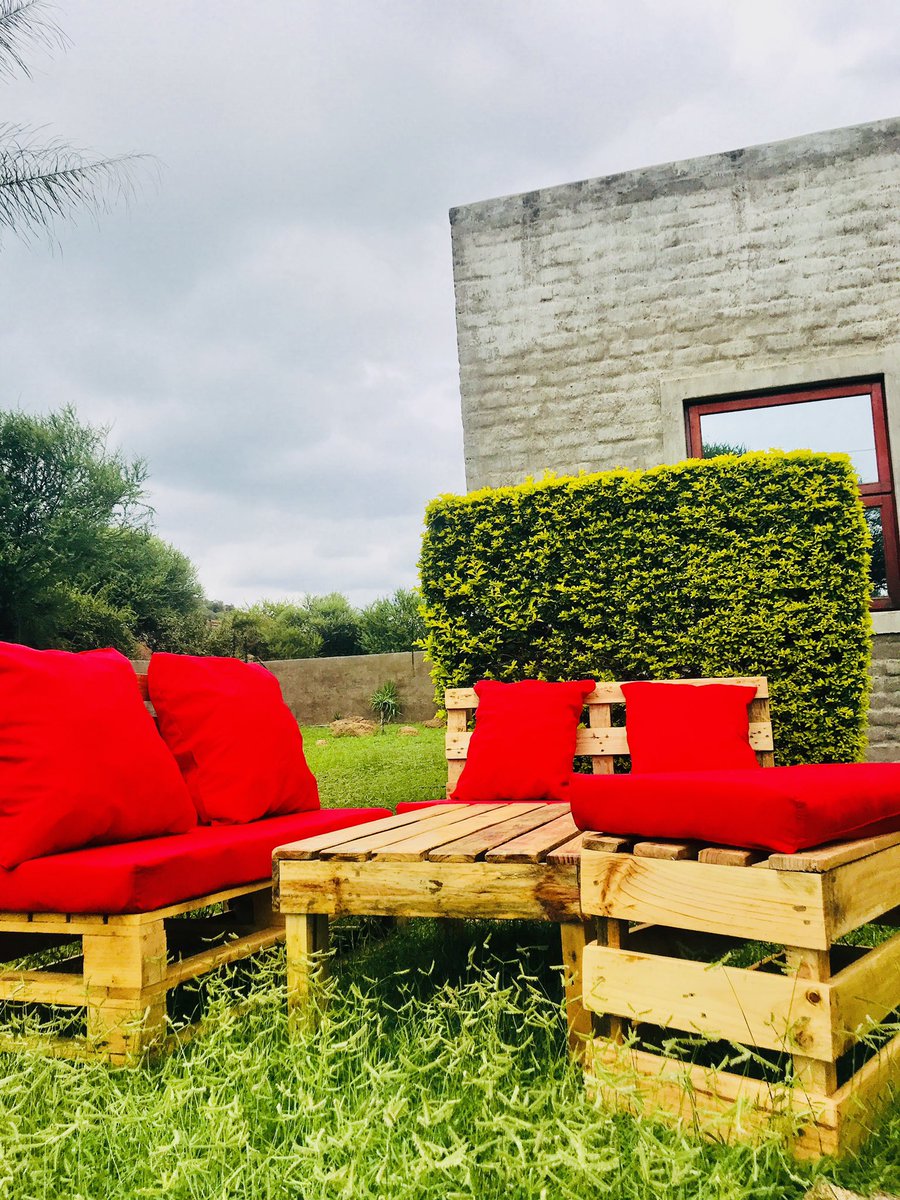 “Santse go tlo nna MONATE!” - HE voice. 😅 Imagine di outdoor vibes; re nale batho ba bantle, go le mmino, dijo le shampopo? Sign me up please 🥳 #FoodPeopleVibes