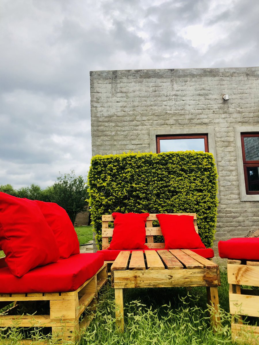 KwaGaModipe's tweet photo. “Santse go tlo nna MONATE!” - HE voice. 😅 Imagine di outdoor vibes; re nale batho ba bantle, go le mmino, dijo le shampopo? Sign me up please 🥳 #FoodPeopleVibes https://t.co/Eu2GwNQrqu