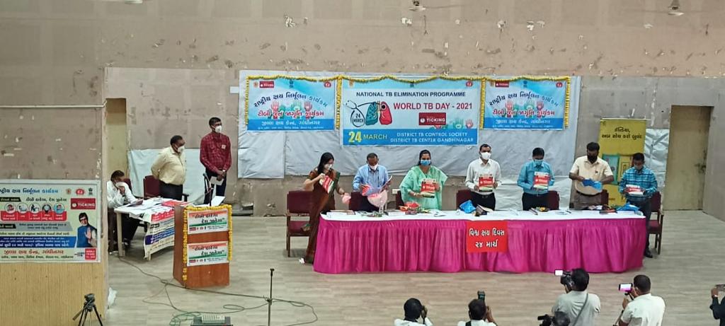 HealthDeptGuj's tweet photo. #Tbend
#WorldTBDay celebrated today at Gandhinagar. Res. Collector Sir, Res. DDO Ma'am were also remain present in program
@MoHFW_INDIA @CMOGuj @CollectorGnr @distinfo_gnr @JayantiRavi @JpShivahare @DrNilamPatel04 @Nitinbhai_Patel https://t.co/jxNChRieJA