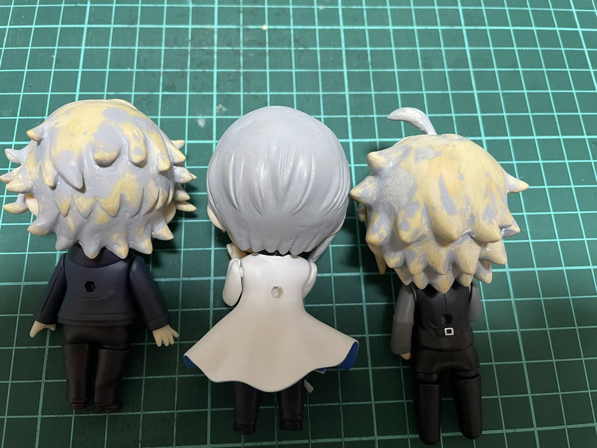どい フィギュア垢 進捗 ねんどろいどメッシャーズ まゆちゃんの髪型もできたのであとは地獄の磨き作業 溶きパテ 磨き 溶きパテ無限ループ 三人並ぶと可愛いな ねんどろいど改造めっしゃーず ねんどろいどカスタム
