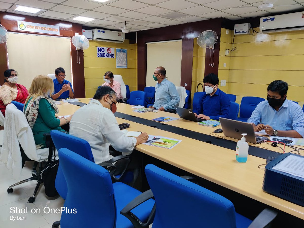 Meeting with Chief and other Specialist of #UnicefOdishaStateTeam on various issues of #FoodandNutritionSecurity programmes in Odisha. @UNICEFIndia @pkmerkap @Food_Odisha