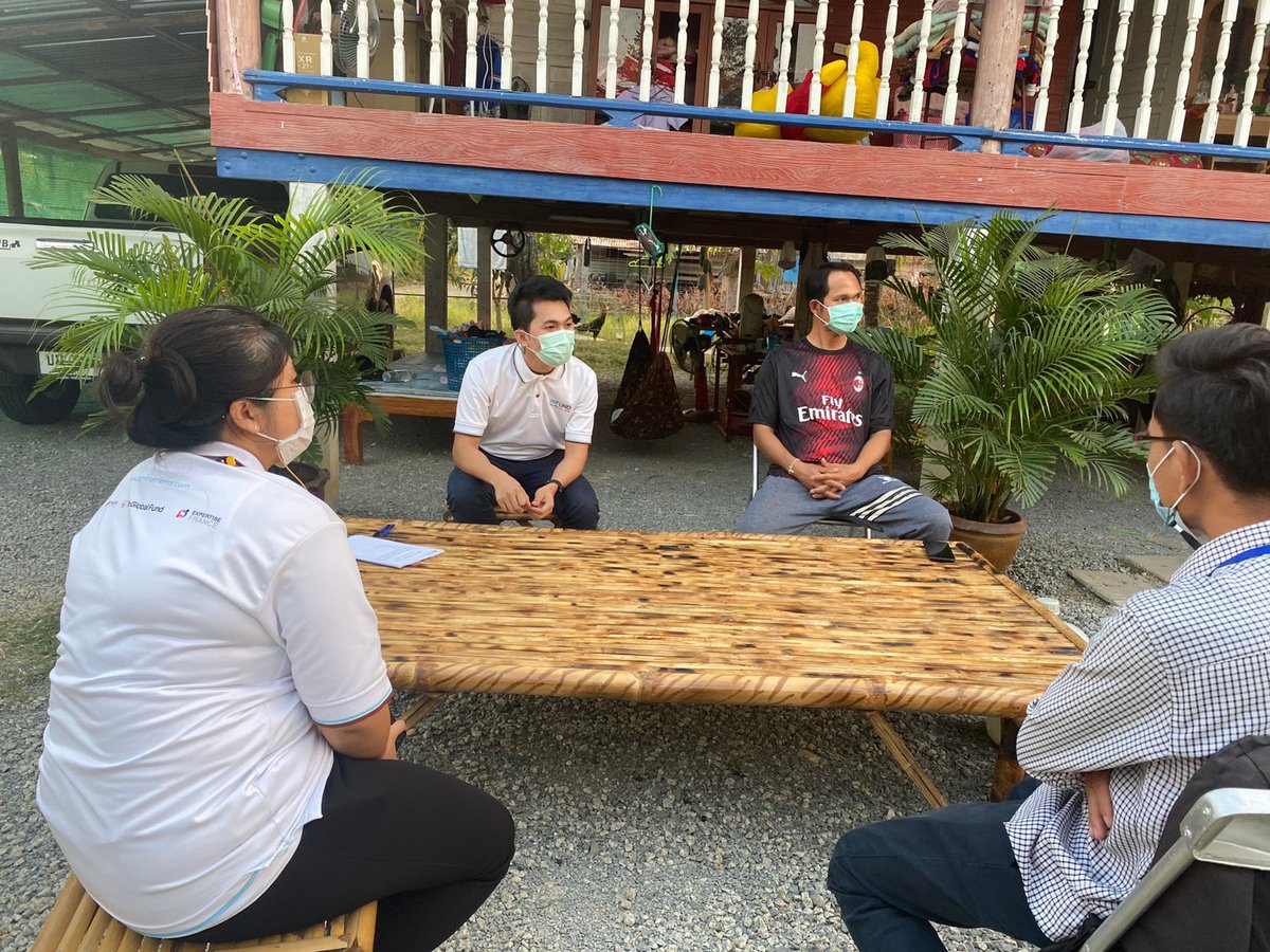Felipe_UNODC's tweet photo. Border communities' perceptions on #organizedcrime and how it affects their lives is key for + accurate programming.

With $ from @japan @UNODC_SEAP is conducting for the 1st time in #SoutheastAsia a major survey in 40 border locations.

Getting closer to the people we serve. https://t.co/0ZxRom0sVv
