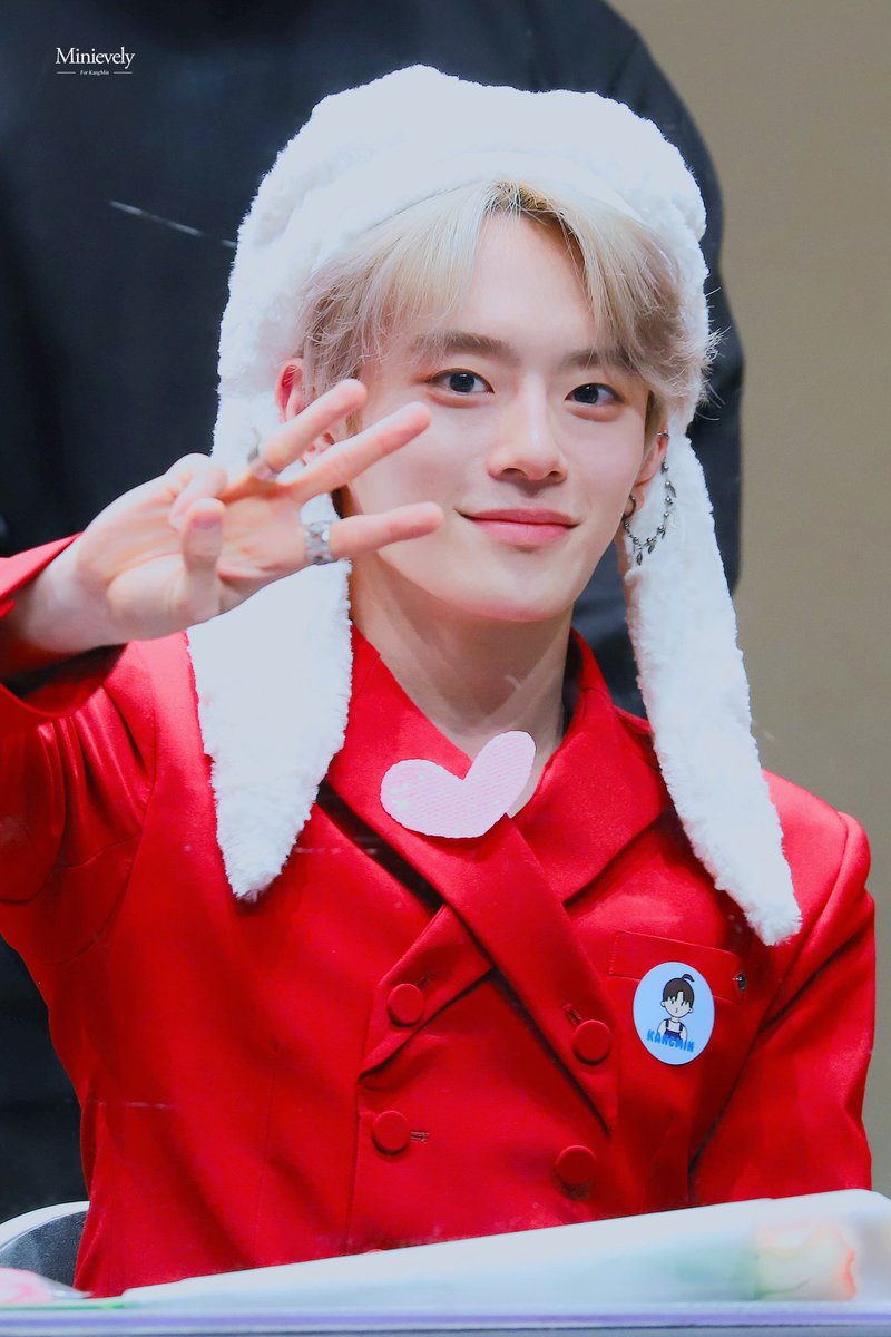 Minievely_0125's tweet photo. [HQ] 210321 팬사인회
LOVE💙
#강민 #유강민 #베리베리 #VERIVERY #カンミン #KangMin https://t.co/59vMSANF51