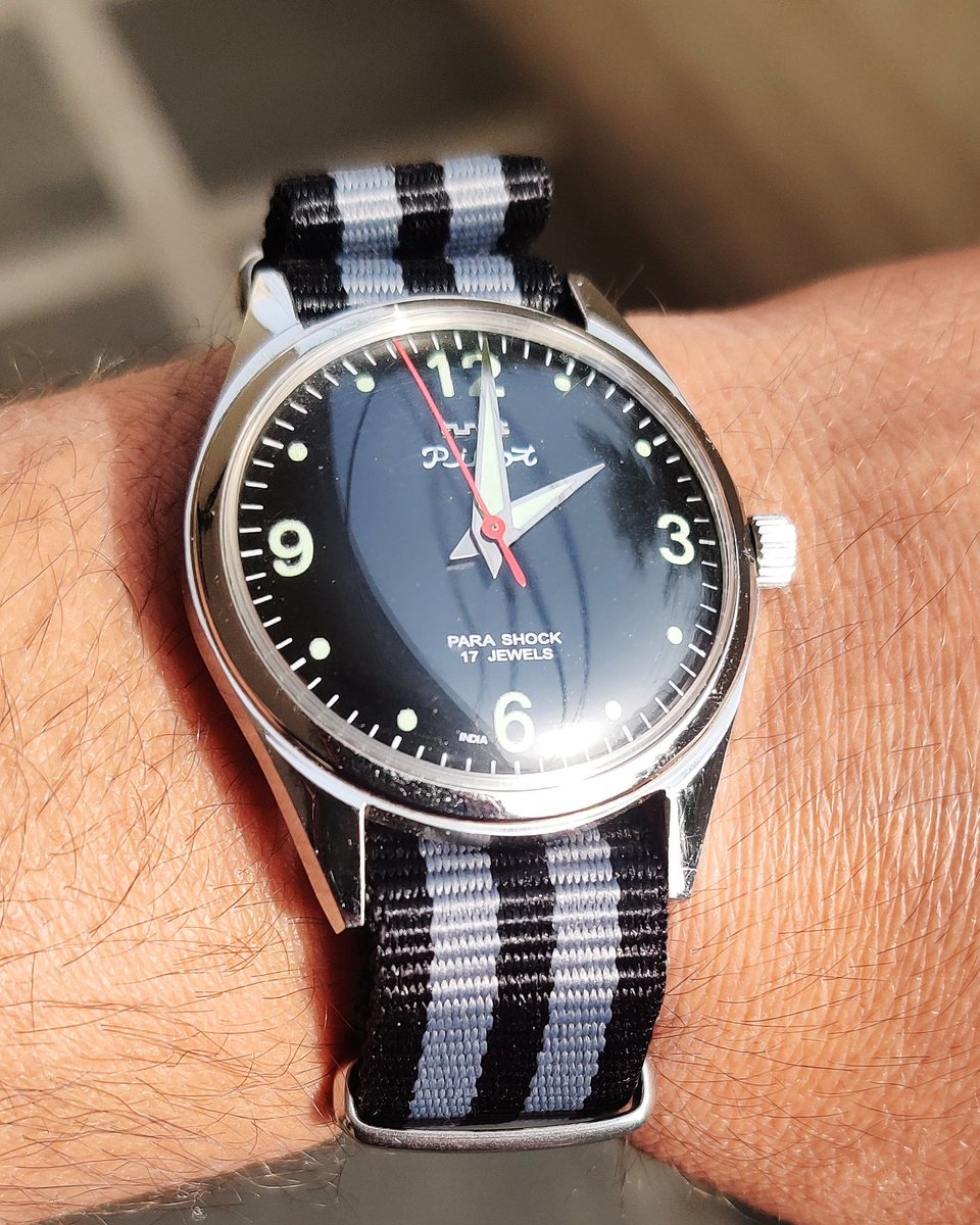 MooiStraps's tweet photo. James Bond NATO Strap
#mooistraps #mooiindia #nylonstraps #jamesbond #hmtpilot #NATO #natostraps https://t.co/O0IJ7HZ92k