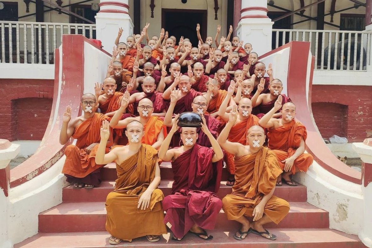 dontknowhera's tweet photo. The power of unity! 

#SilenceStrike2021Myanmar 
#WhatsHappeninglnMyanmar 
#Mar24SilenceStrike https://t.co/xX8eF8hDnX