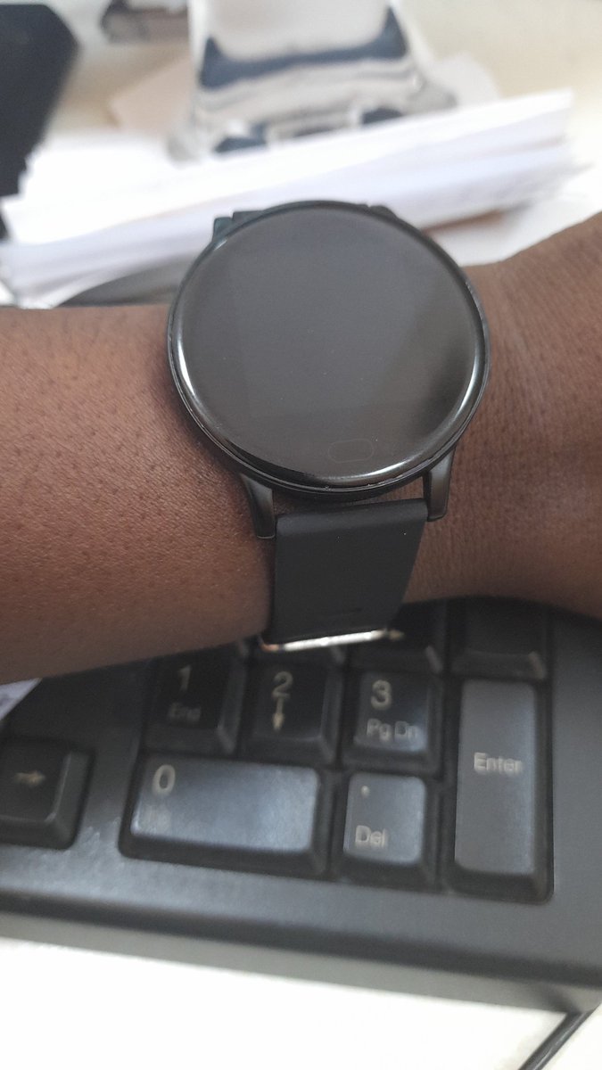 oore_ofe_sha's tweet photo. @Eri_addict Get yours oooo

#EricaSmartWatch 
#EricaVerified https://t.co/OvQ3cjvGcH