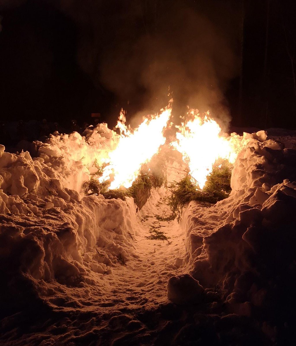 ReserviupseeriK's tweet photo. Terveisiä @MaasotaK saapumiserän 1/21 koulutushaarajakson ampuma- ja taisteluharjoituksesta! Mikähän mahtoi kuvan perusteella olla eilisen harjoituksen aiheena? Eli mitä veikkaat tilanteessa seuraavaksi tapahtuneen? 🤔 #ruk #maask #maavoimat #ktah 🔥 https://t.co/M6yKvuo2kn