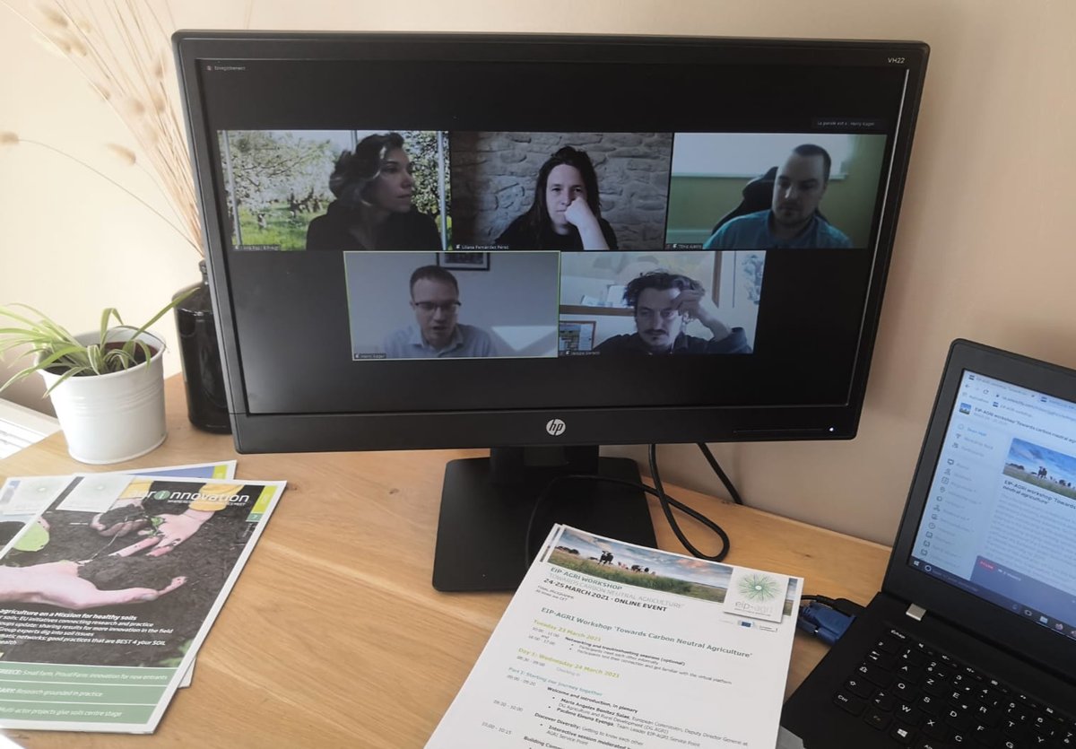 EIPAGRI_SP's tweet photo. Participants ask questions to the 4 speakers- diverse production methods that seek carbon neutrality: #permanentcrops #annualcrops  #intensivelivestock #mixedfarming systems
🍇🍎🌾🐖🐄🐓🌳🥕

Workshop #EIPagri #carbonneutral #agriculture
https://t.co/S8tx1TEJVS https://t.co/ayIXLVbGWt
