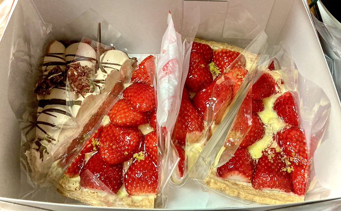 フルーツケーキファクトリーは札幌市内のみ 新鮮な苺のタルトが絶品 Sweetsvillage スイーツビレッジ