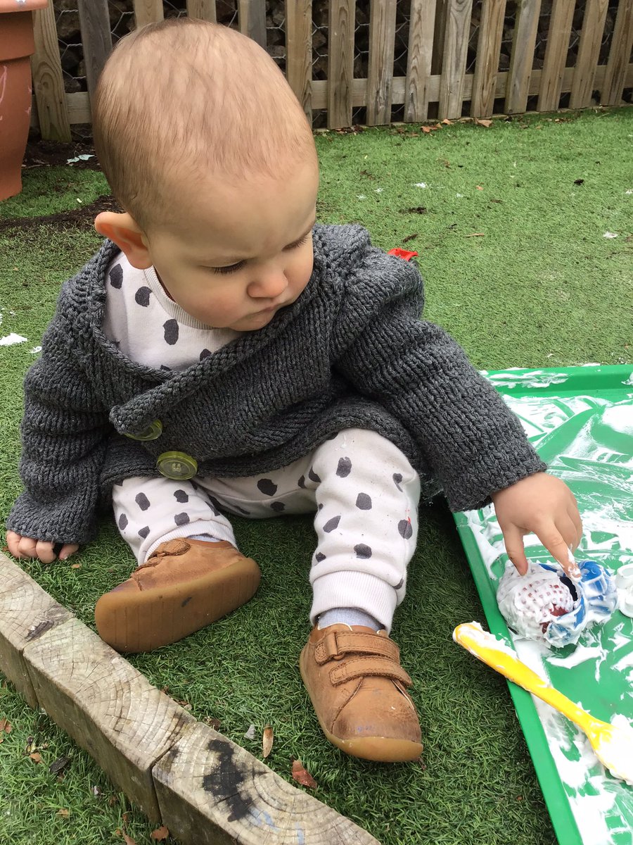 snapcorsham's tweet photo. Shaving foam is a great sensory and messy activity for Babies. Adding tools and utensils can encourage them to explore the foam further. #sensory #babies #learning #exploration #explore #Wednesday https://t.co/gklHDjMD6Y